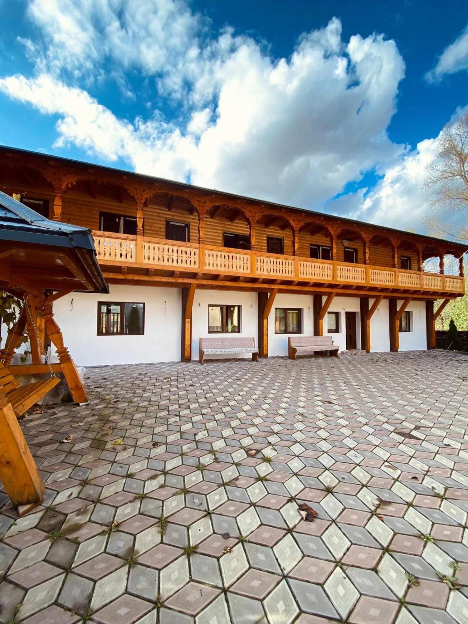 Pensiunea Malinul Lodge